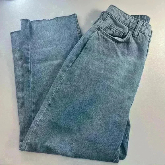 Nasty Gal Denim High Waisted Tapered Mom Jeans 6 Light Blue Wash - Picture 7 of 7